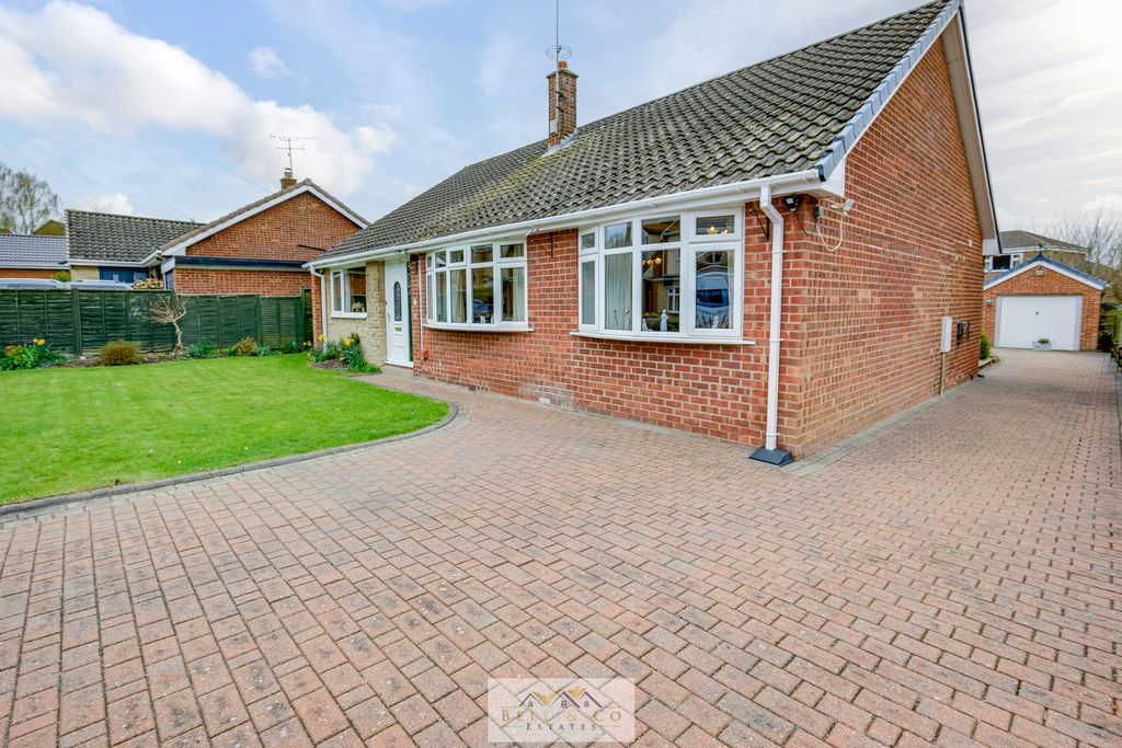 Property photo 1 of 28 Front Of House 1.1 (1)