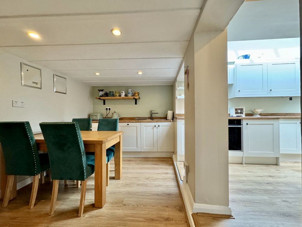 Property photo 2 of 12 2819342