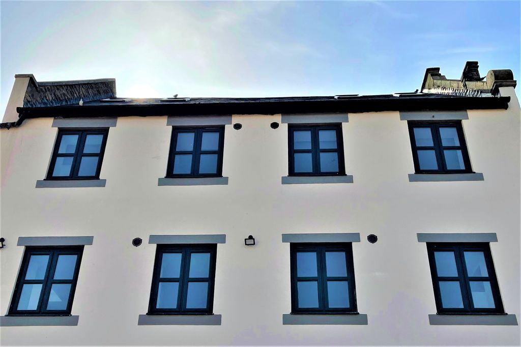 Property photo 1 of 9 Photo 08