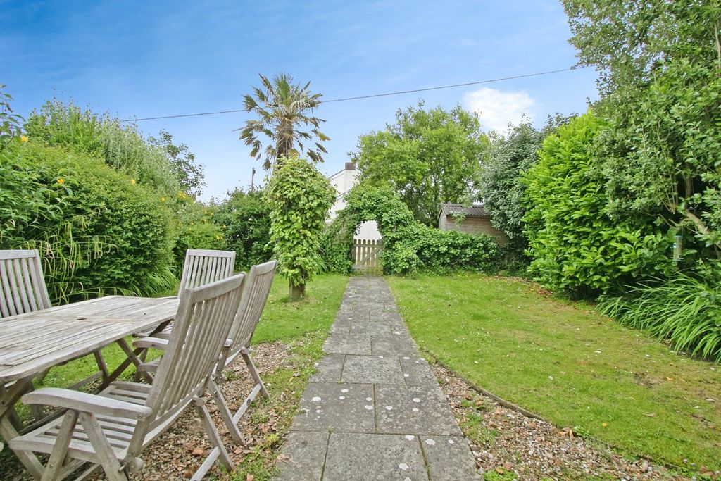 Property photo 3 of 17 Photo