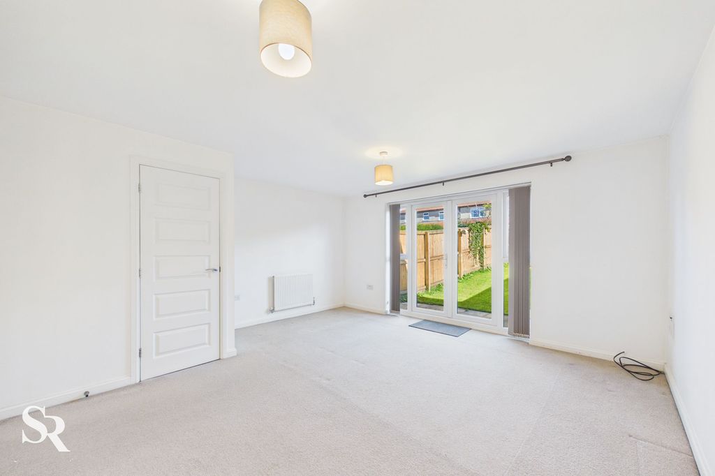 Property photo 2 of 26