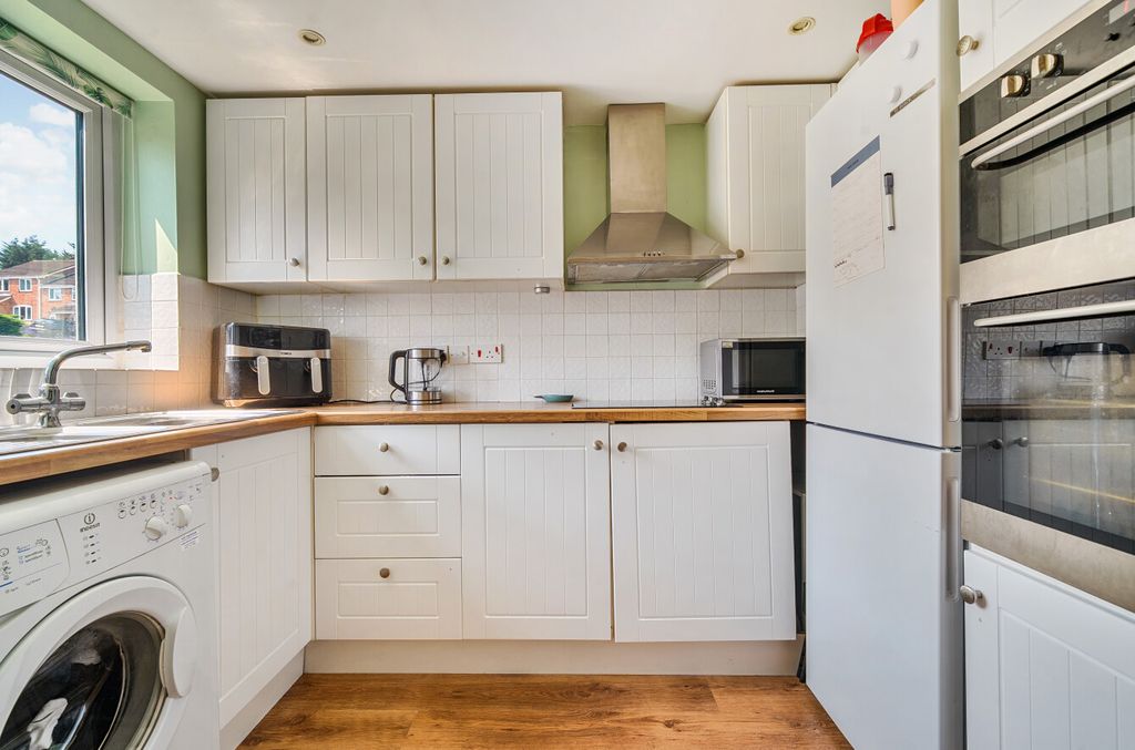 Property photo 2 of 19 1480317-8-6A391Eb...