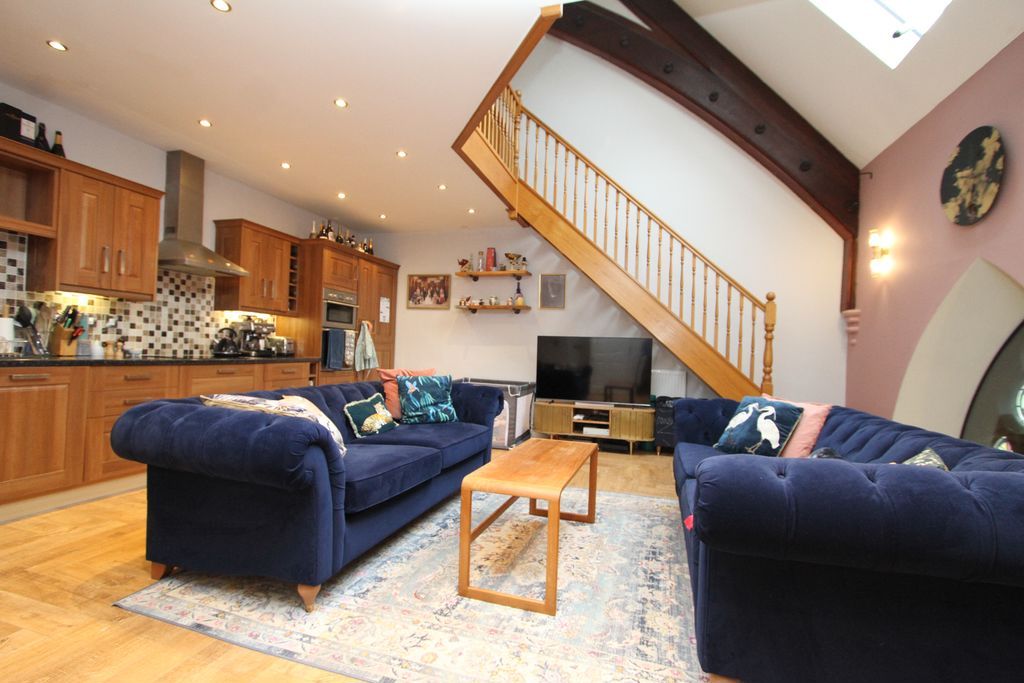 Property photo 3 of 20 Open Plan