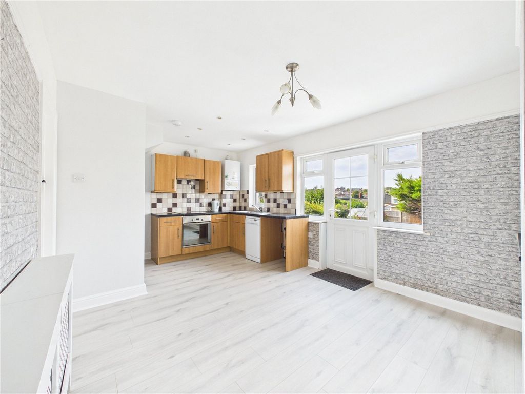 Property photo 2 of 17 Picture No. 04