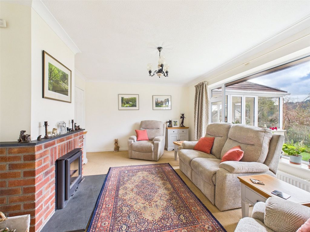 Property photo 3 of 18 Living Room