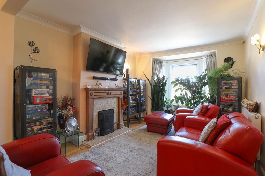 Property photo 2 of 17 Living Room
