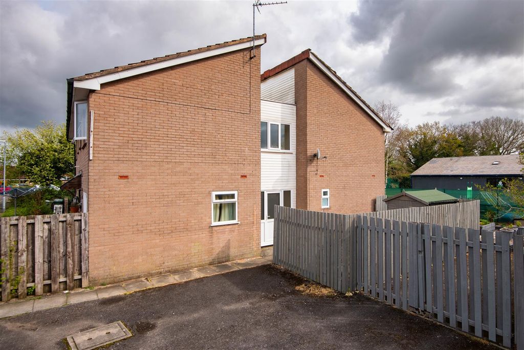 Property photo 1 of 15 Front External