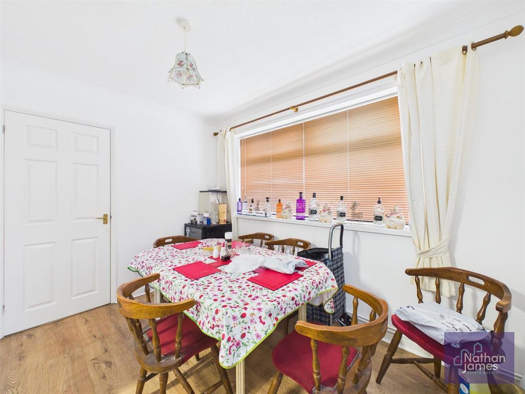 Property photo 3 of 10 Dining Room