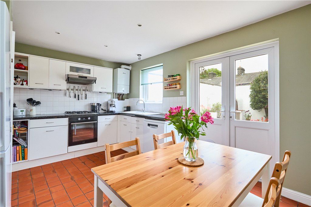 Property photo 3 of 19 Dining Kitchen