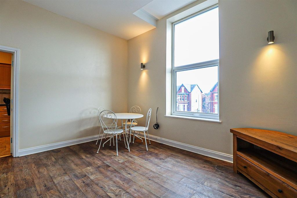 Property photo 3 of 17 4551182