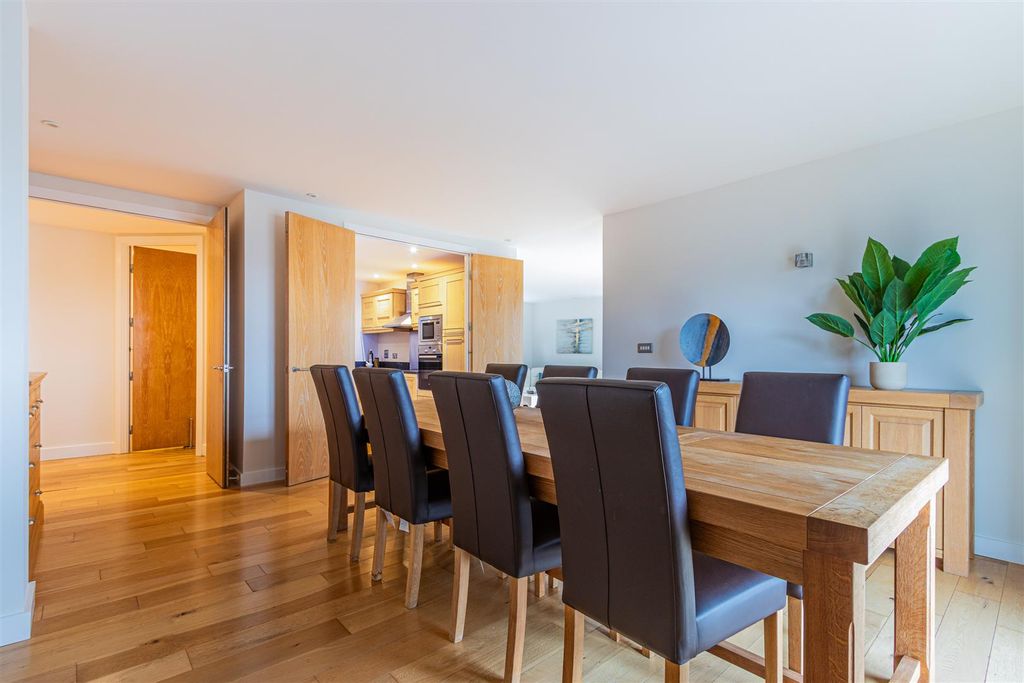 Additional image 5 of 3 bed flat for saleGreyfriars Road, Cardiff, City Centre CF10