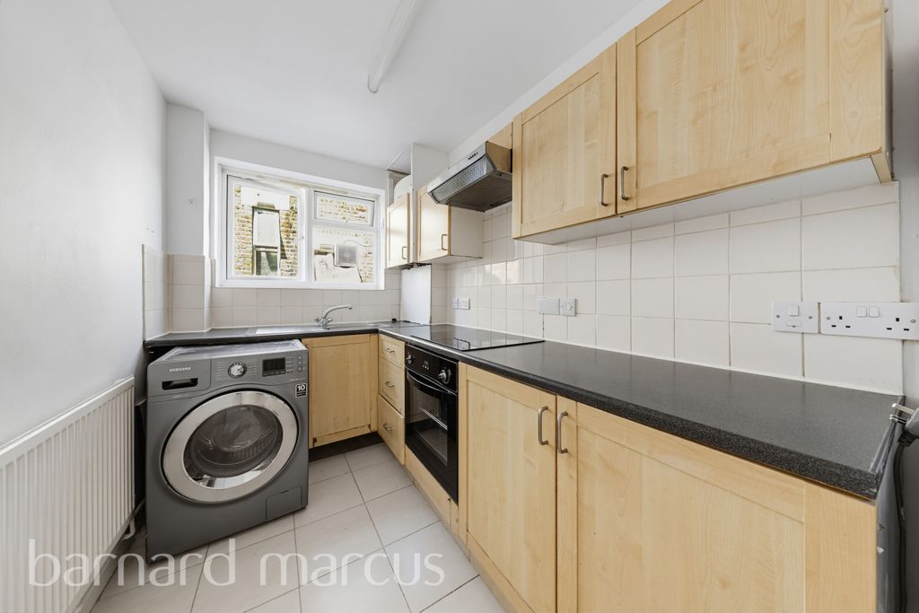 Property photo 3 of 4 Kitchen
