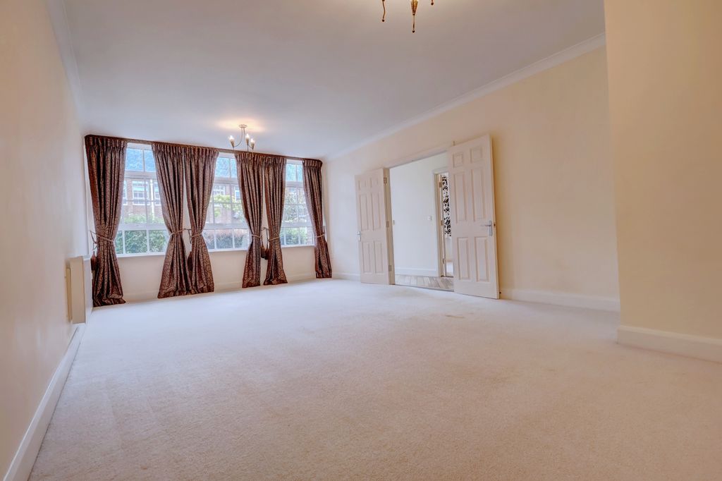 Property photo 3 of 16 Picture No. 18
