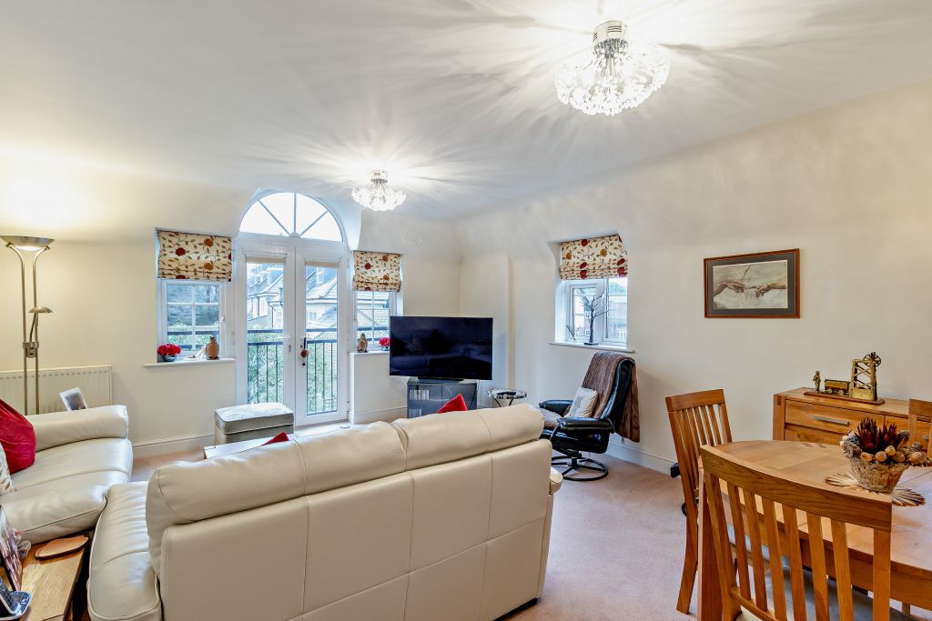 Property photo 2 of 14