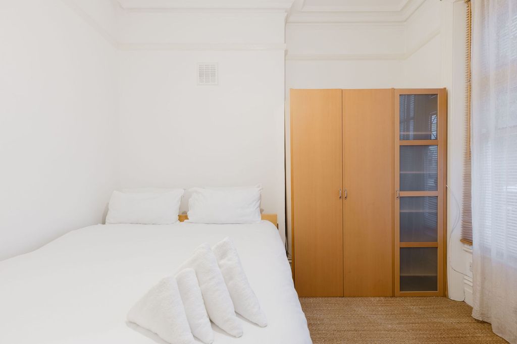 Property photo 2 of 25