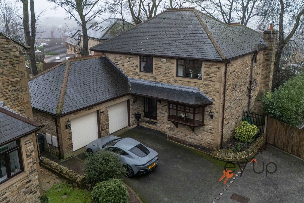 Property photo 2 of 40