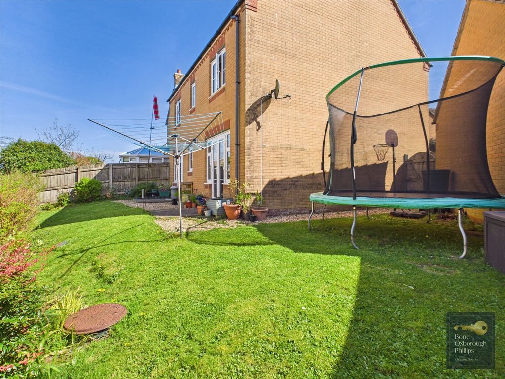 Property photo 2 of 27 Picture No. 37
