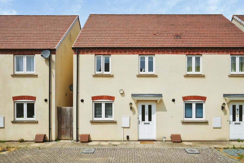 Property photo 1 of 18
