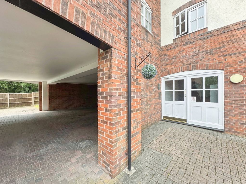 Property photo 2 of 32