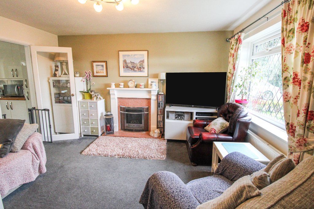 Property photo 2 of 15 Lounge