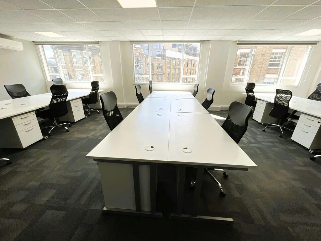 Property photo 3 of 14 Suite 31 64 Great Eastern Street London Ec2A 3Qr  Internal 2.Jpeg