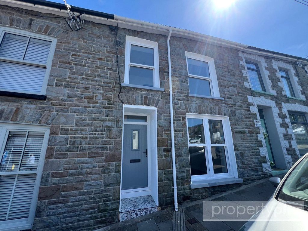 Property photo 2 of 18 Picture No. 05