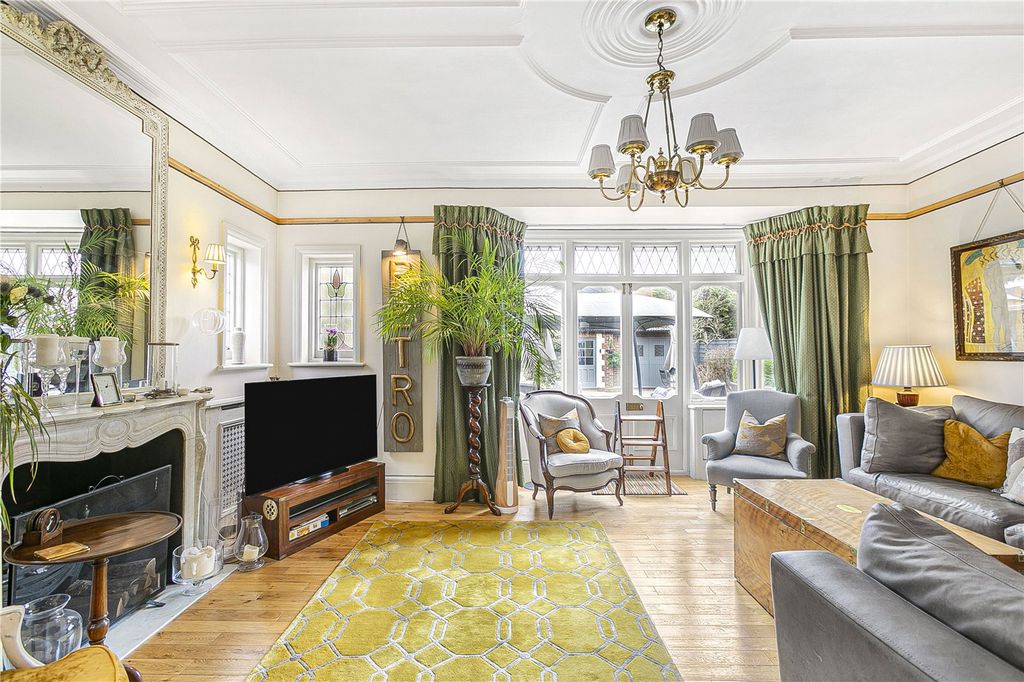 Additional image 5 of 6 bed detached house for salePark Avenue, Enfield EN1