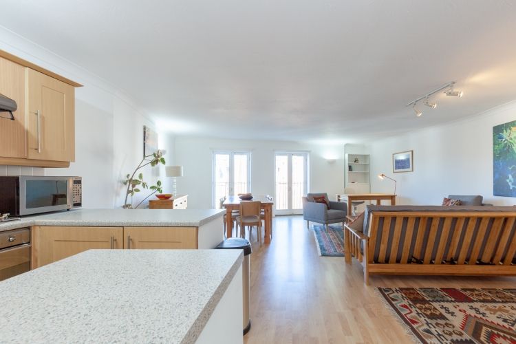 Property photo 2 of 9 209803