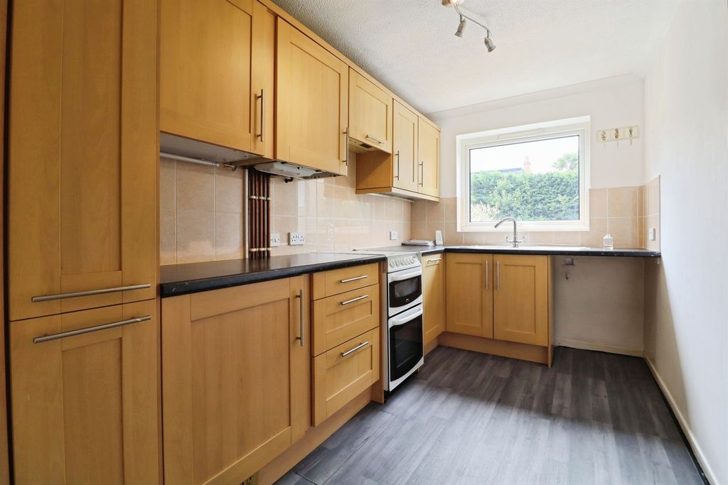 Property photo 2 of 14