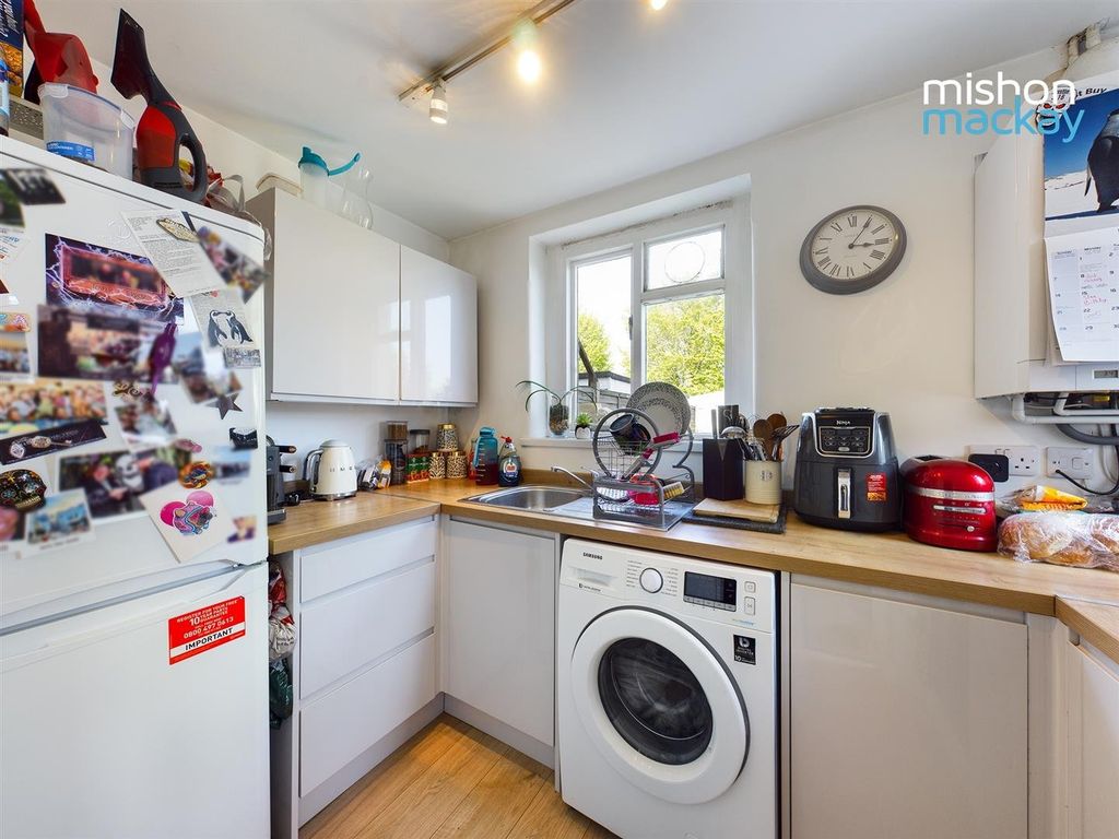 Property photo 2 of 7 Picture No. 04