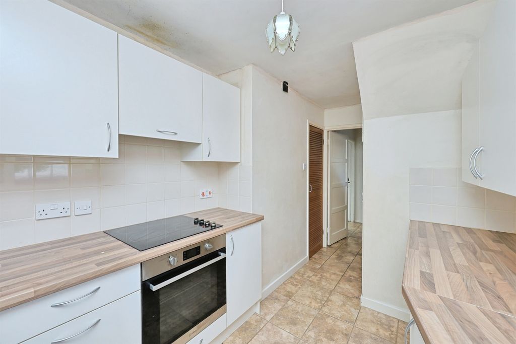 Property photo 2 of 21