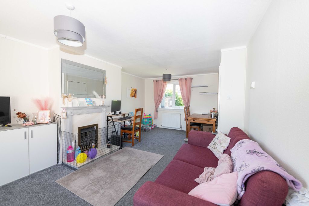 Property photo 2 of 21