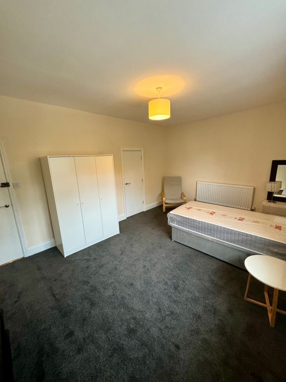 Property photo 3 of 16 Photo 2