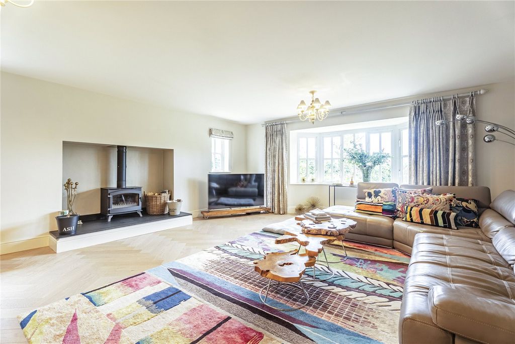 Property photo 2 of 36 Picture No. 21