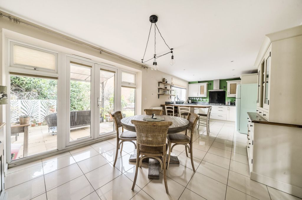 Property photo 2 of 16 Kitchen / Diner