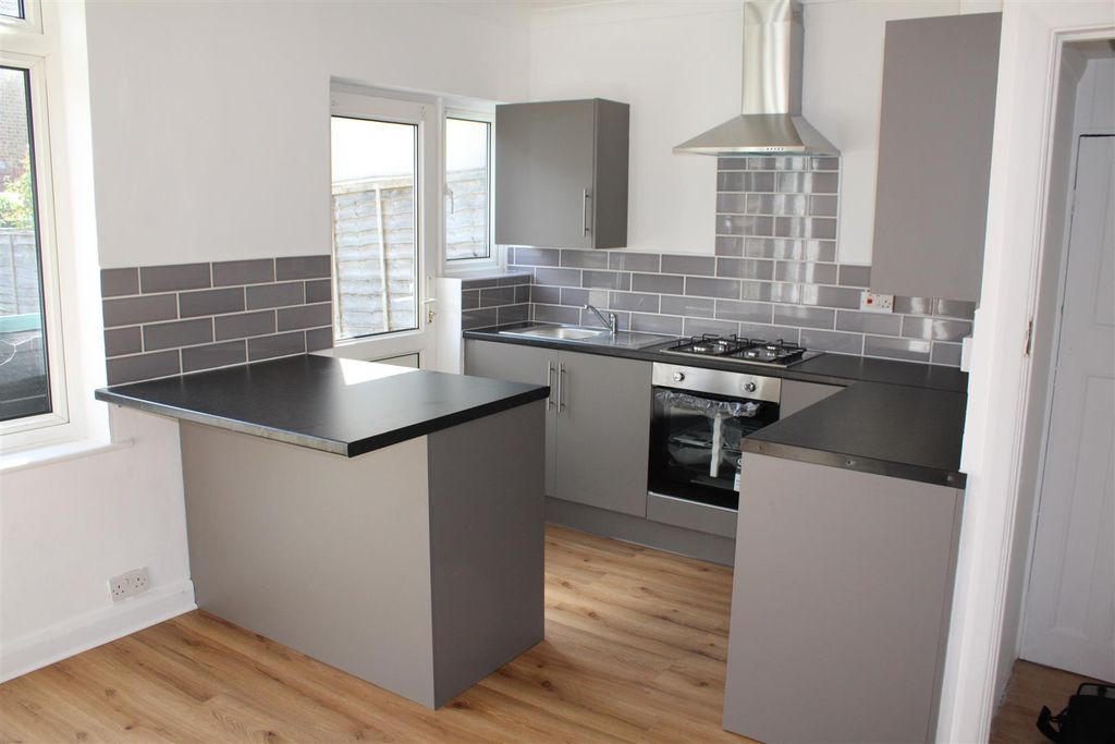 Property photo 2 of 14 Img_9765.Jpg
