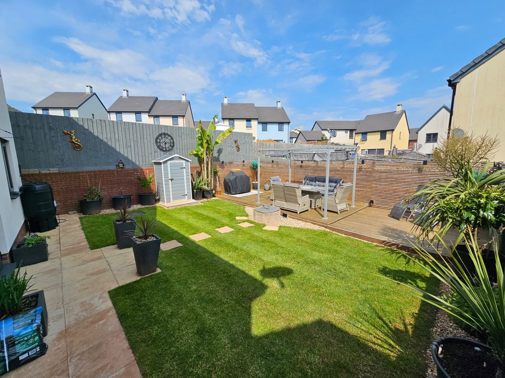 Property photo 2 of 20