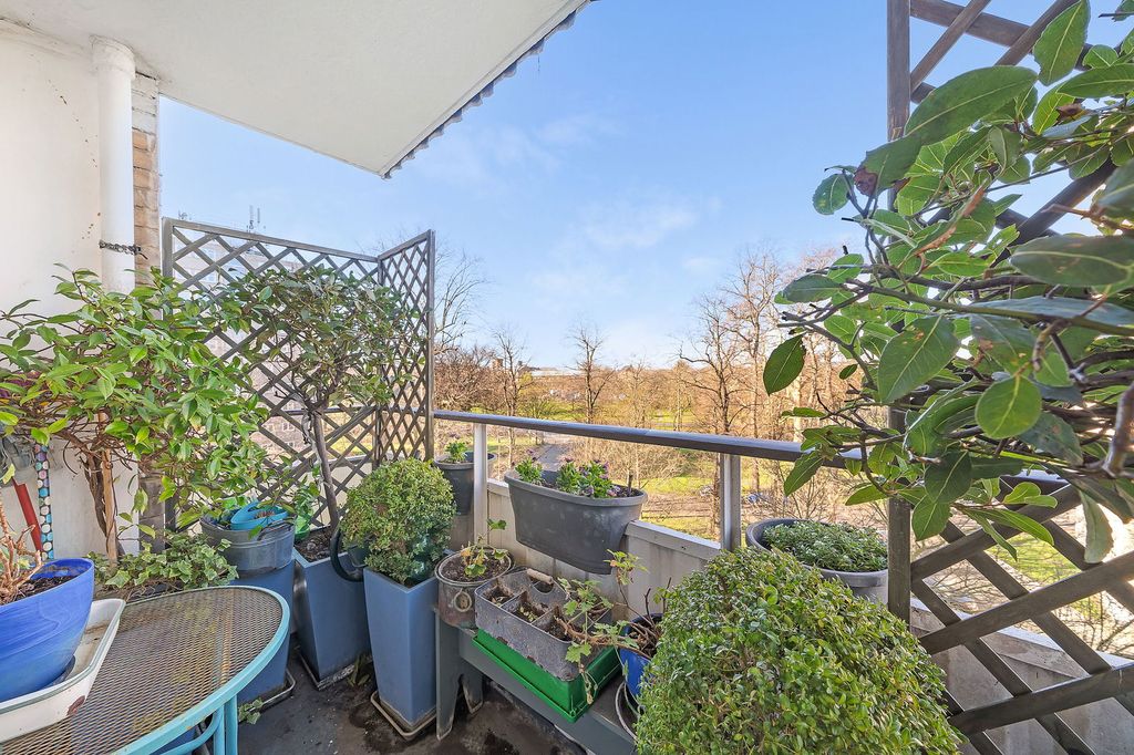 Property photo 2 of 21