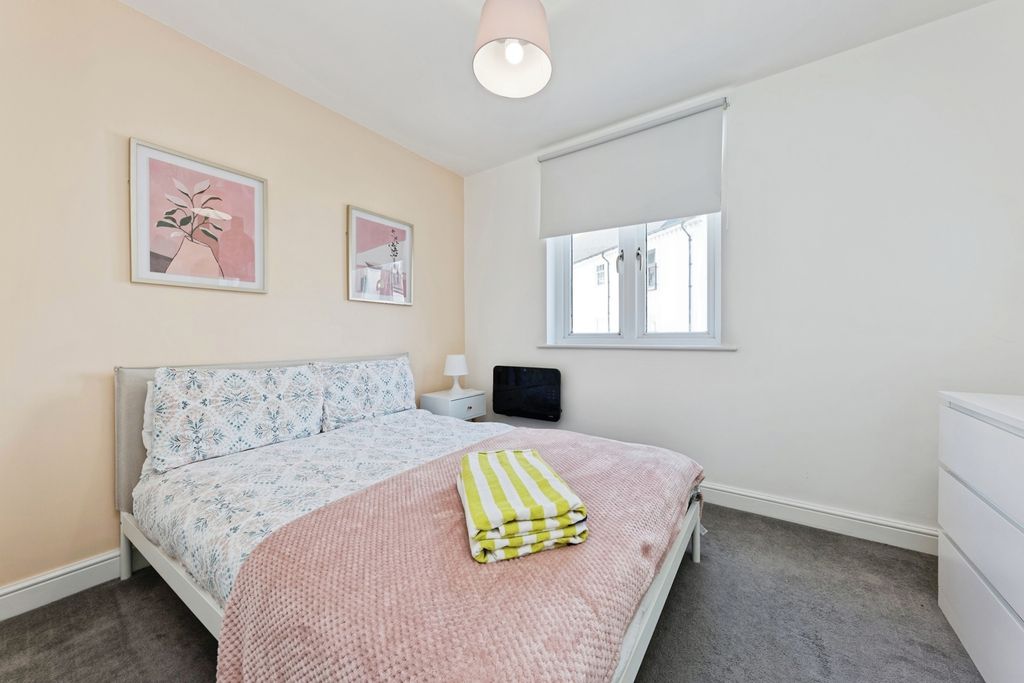 Property photo 3 of 10 Pbox-Img.Jpg