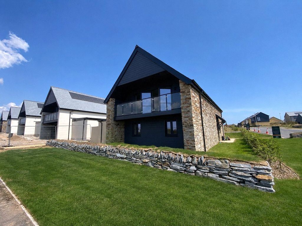 Property photo 2 of 17 Show Home Photo