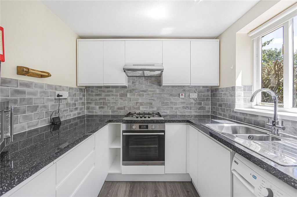 Property photo 2 of 14 Picture No. 08