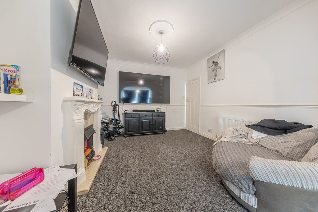 Property photo 3 of 37