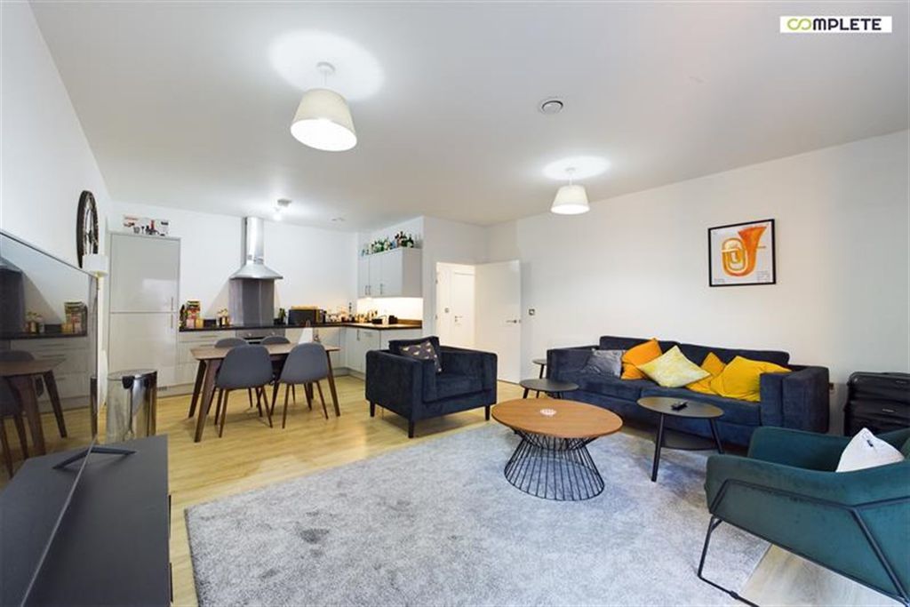 Property photo 1 of 14 (Main)