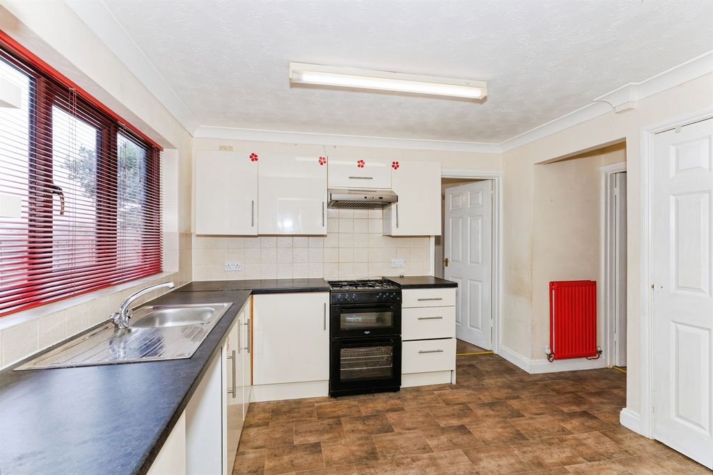 Property photo 3 of 19
