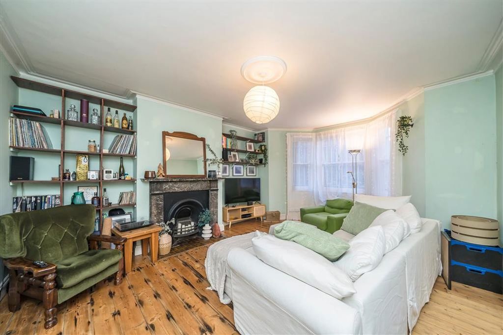 Property photo 3 of 6