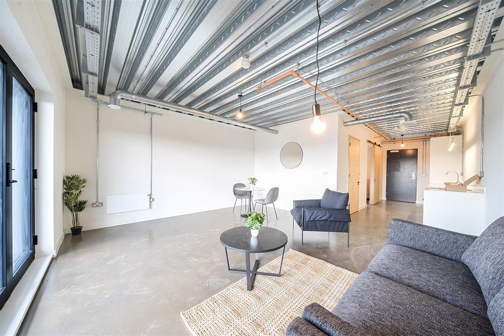 Property photo 2 of 10 1350215-3-68c039dc97765.Jpg