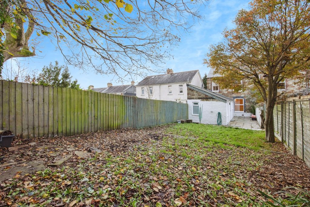 Property photo 2 of 17 Photo