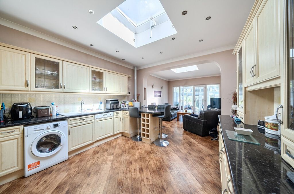 Property photo 2 of 25 1439459-10-69E8c6...