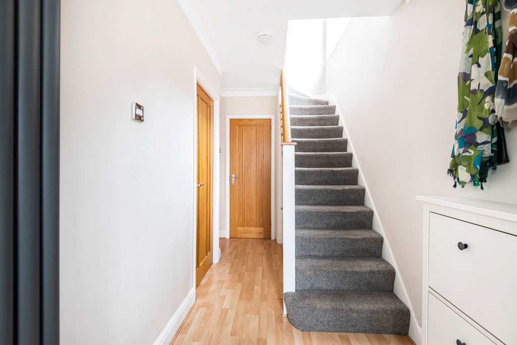 Property photo 2 of 30