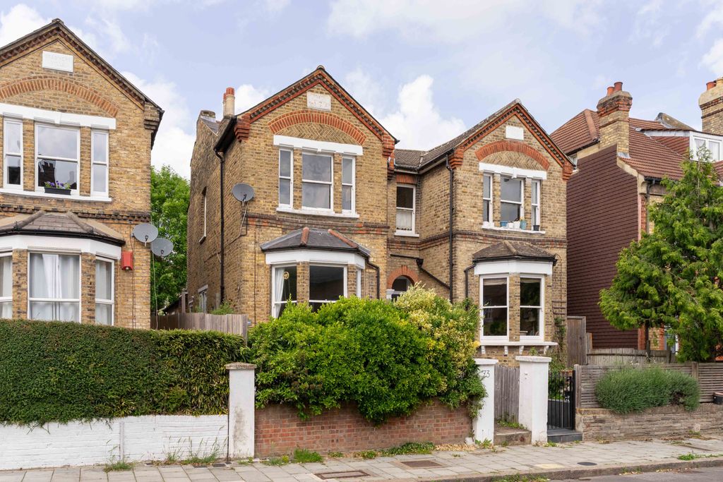 Property photo 2 of 13